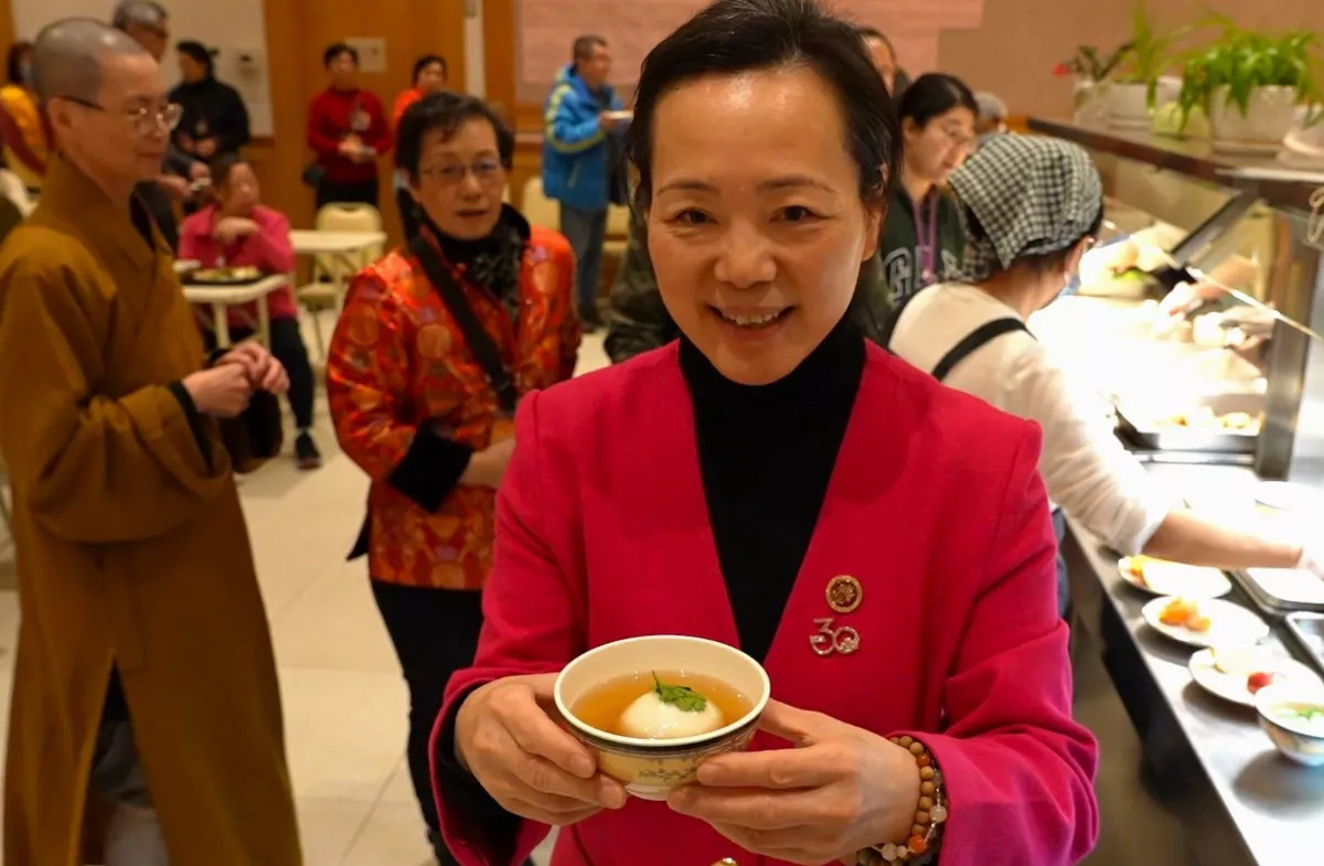 Toronto Fo Guang Members Commemorate Venerable Master Hsing Yun on Lantern Festival with Yangzhou Dumplings